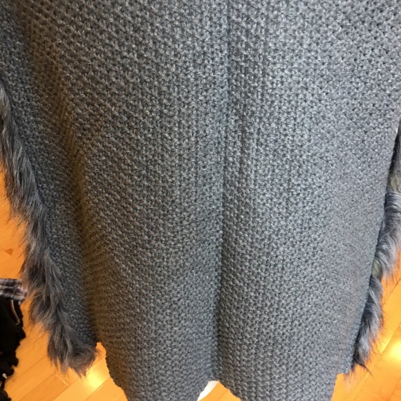 Faux fur grey vest - Picture 6 of 13